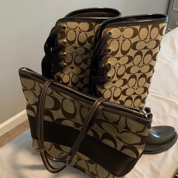 Women’s Authentic Coach Boots And Purse